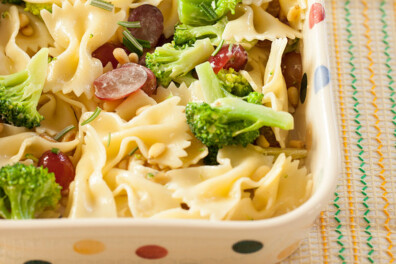 Broccolipastasalade