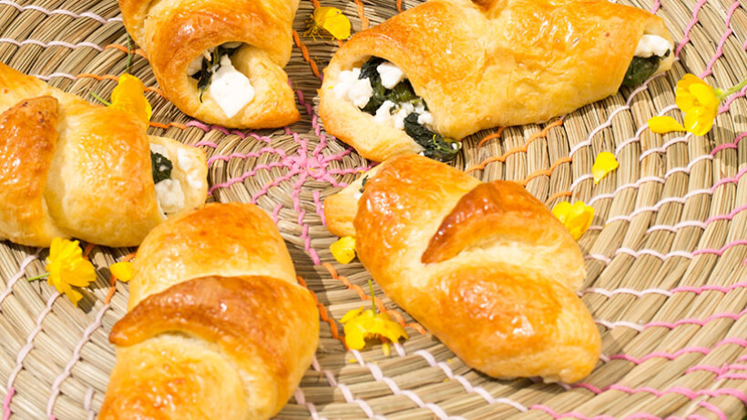 Makkelijke croissantjes met spinazie en feta