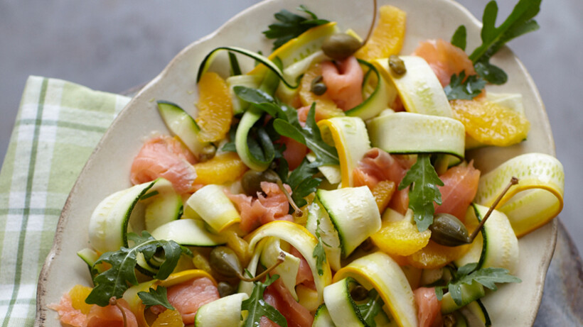 Courgettesalade met gerookte zalm