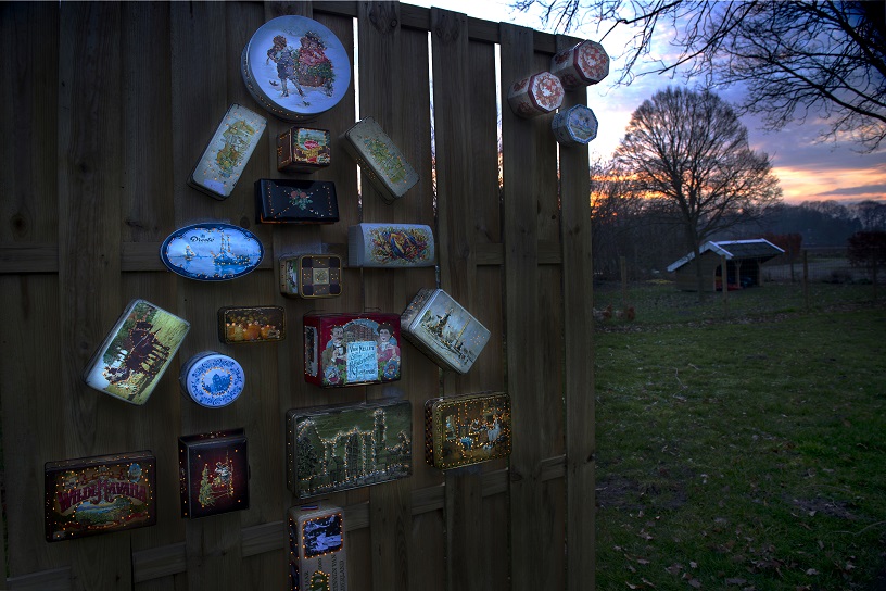 kerstboom van koekblikken