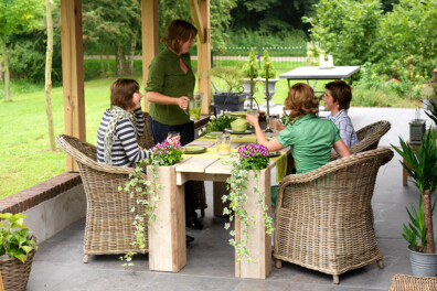 Steigerhouten tuintafel