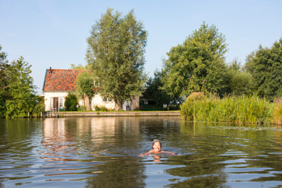 Zwemmen in een poldersloot