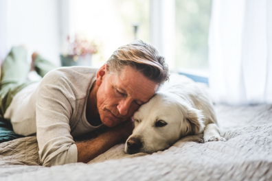 Je huisdier in bed: doen of niet doen?