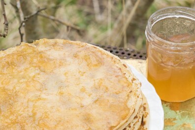 Ouderwetse pannenkoeken met mispelgelei