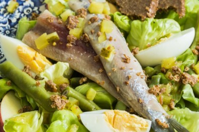 Salade met mieriksworteldressing