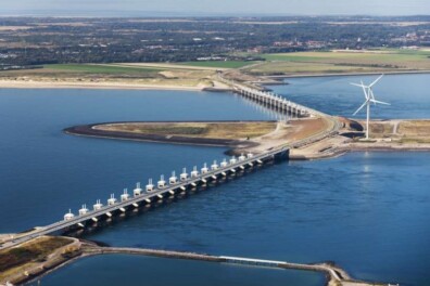 Fietsen bij de Oosterscheldekering