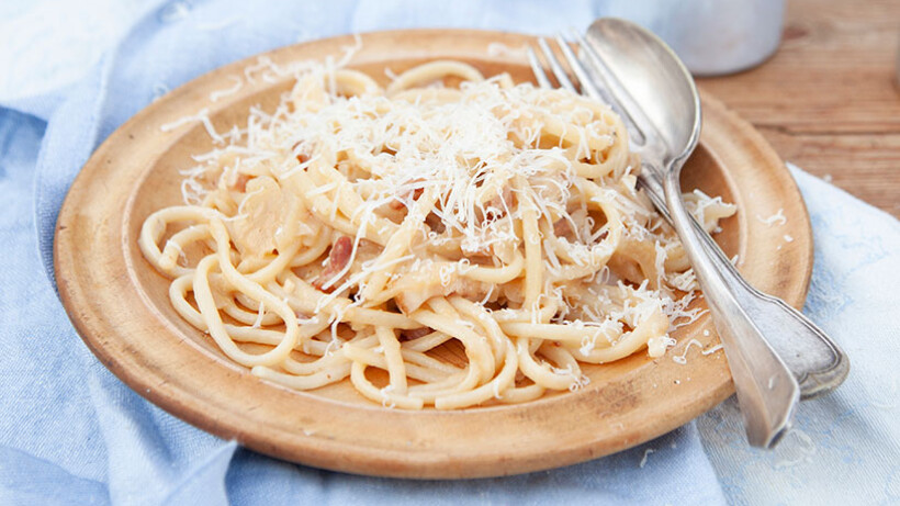 Winterpasta met spek, kaas en kool