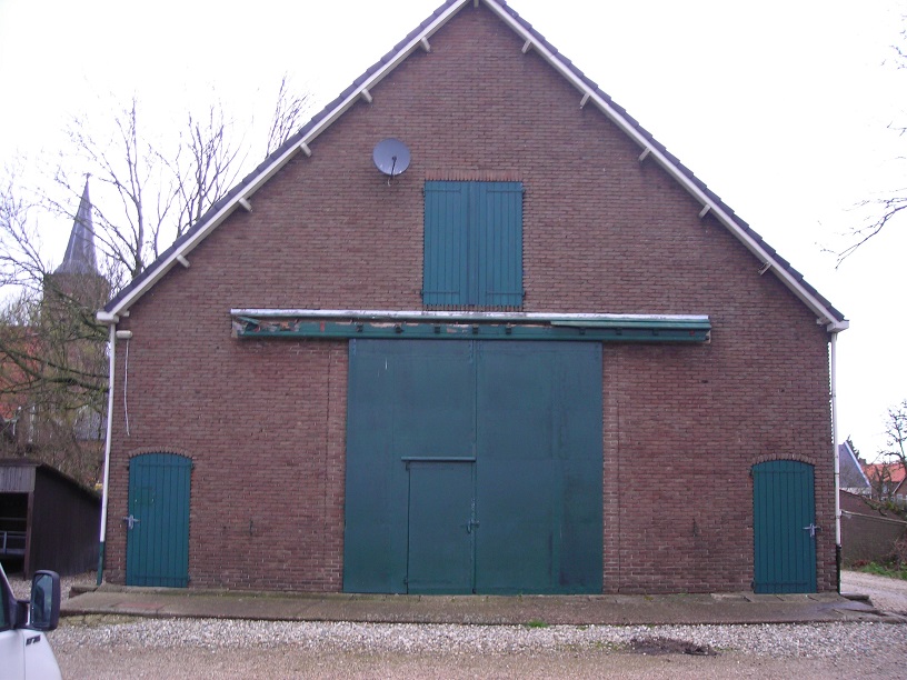 Verbouwen van een boerderij in Bleskensgraaf.