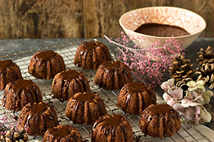 Chocoladetulbandjes met chocoladesaus